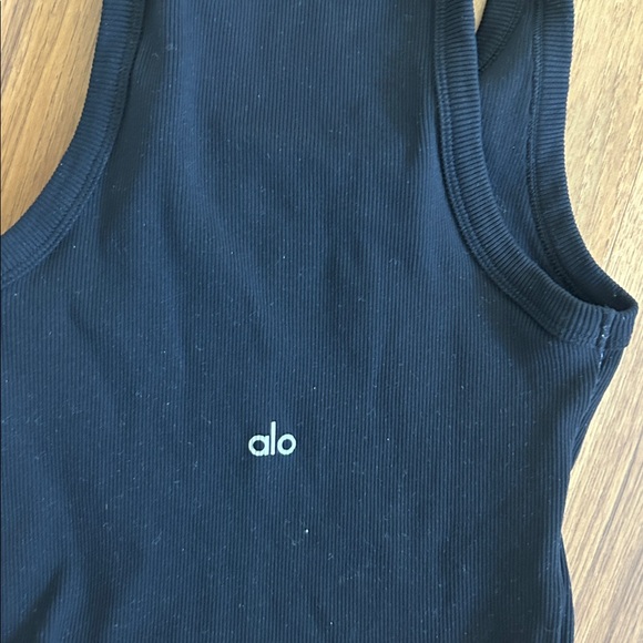 ALO Yoga Women's goddess ribbed to go top - Picture 5 of 5
